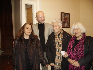 Edvard Mirzojan(1621-2012)su zmona ir Chachaturian muziejaus direkt..JPG